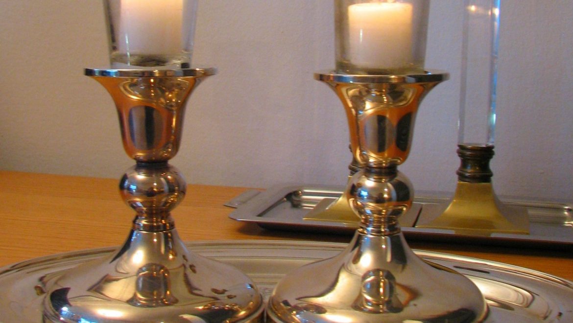 An Academic Approach to the Meaning of Shabbat Candles